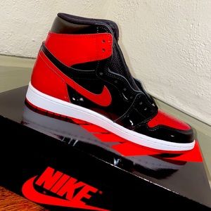 Air Jordan 1 Retro High OG Patent Bred